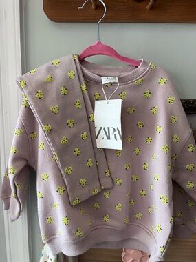 ZARA Lilac Sweatshirt with Yellow Floral Motif
